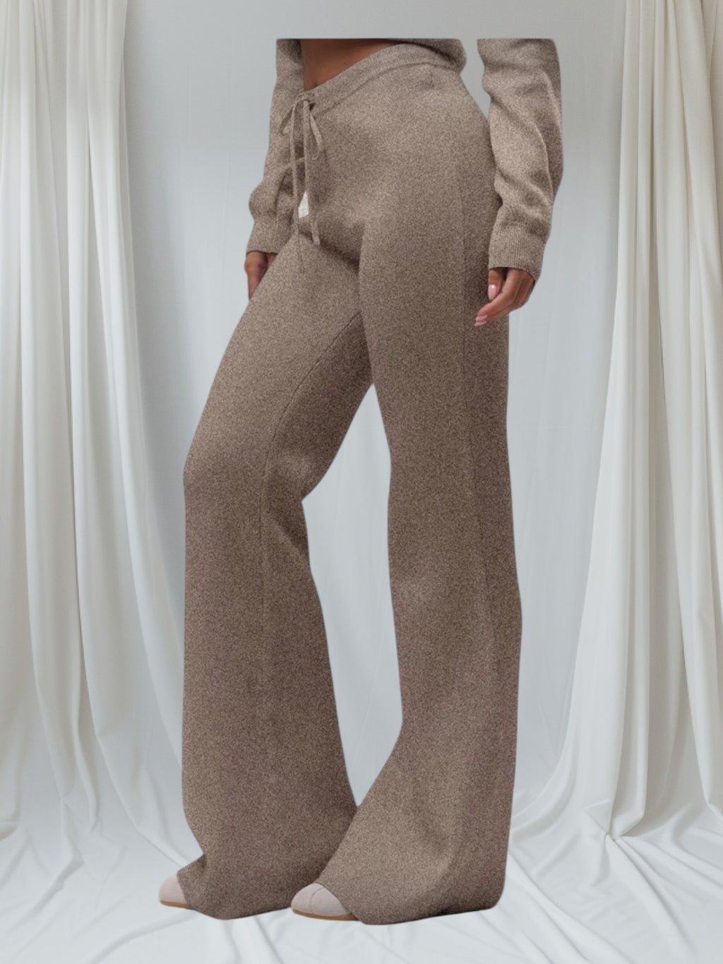 Ensemble femme deux pièces beige – Pull zippé court & pantalon évasé taille haute en maille douce