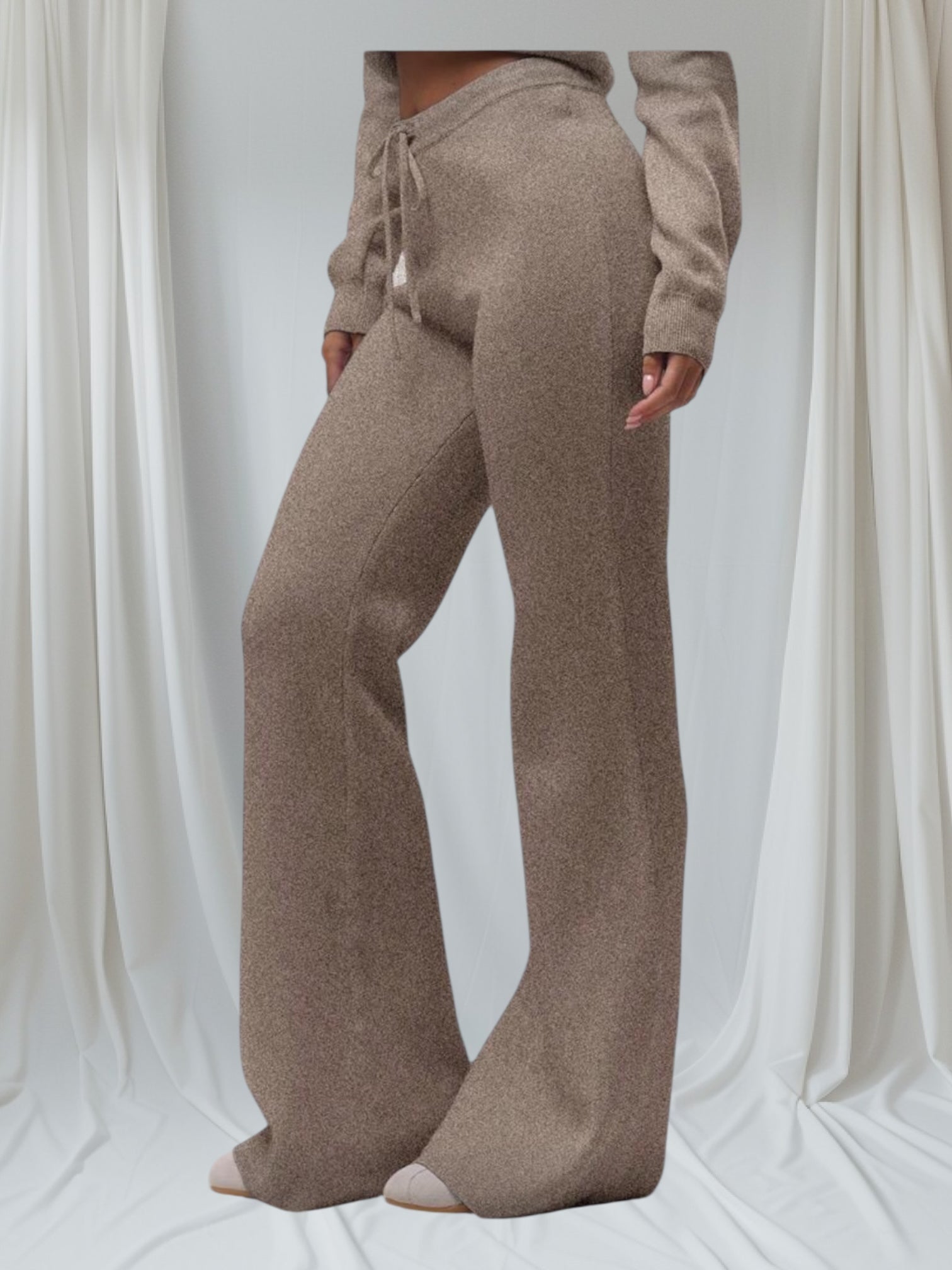 Ensemble femme deux pièces beige – Pull zippé court & pantalon évasé taille haute en maille douce